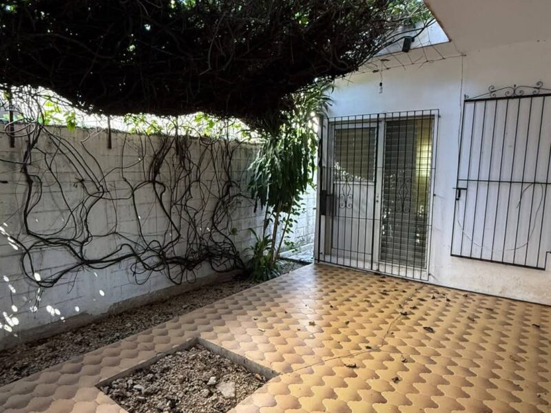 🏡✨ DEPARTAMENTO AMUEBLADO EN RENTA – 💲9,000 MXN FRACC. FRACCIORAMA 2000, CAMPECHE ✨ | Planta baja 📍 Ubicación privilegiada: A solo una cuadra de Av. Central y muy cerca de Av. Colosio. Disfruta de una zona tranquila, con acceso inmediato a tiendas, esc