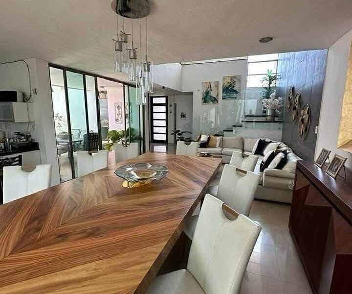RENTA O VENTA❗Magnífica Casa en Bugambilias, Campeche. 💲 $27,000 MXN al mes 🏡 Casa con amplios espacios, jardines y acabados de lujo