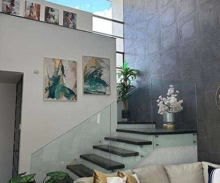 RENTA O VENTA❗Magnífica Casa en Bugambilias, Campeche. 💲 $27,000 MXN al mes 🏡 Casa con amplios espacios, jardines y acabados de lujo