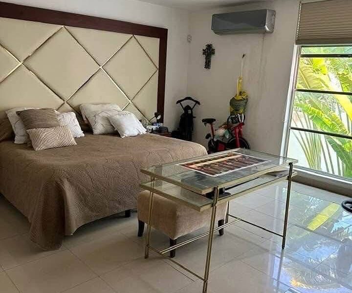RENTA O VENTA❗Magnífica Casa en Bugambilias, Campeche. 💲 $27,000 MXN al mes 🏡 Casa con amplios espacios, jardines y acabados de lujo