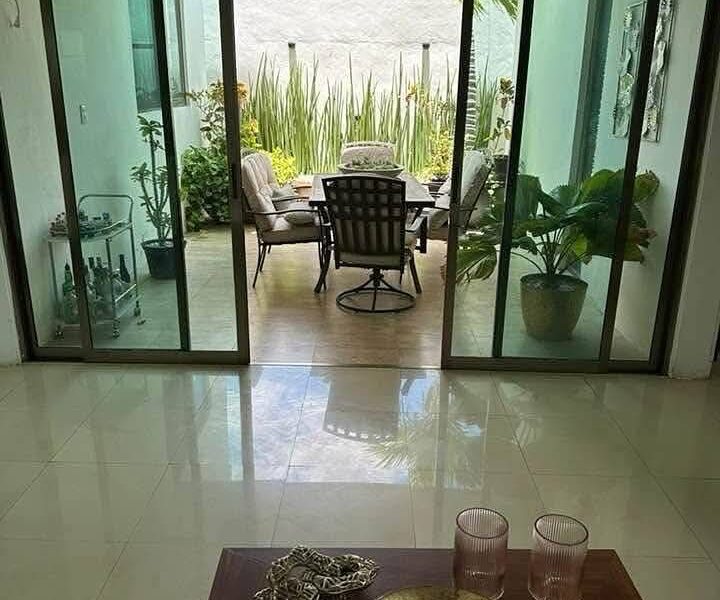 RENTA O VENTA❗Magnífica Casa en Bugambilias, Campeche. 💲 $27,000 MXN al mes 🏡 Casa con amplios espacios, jardines y acabados de lujo