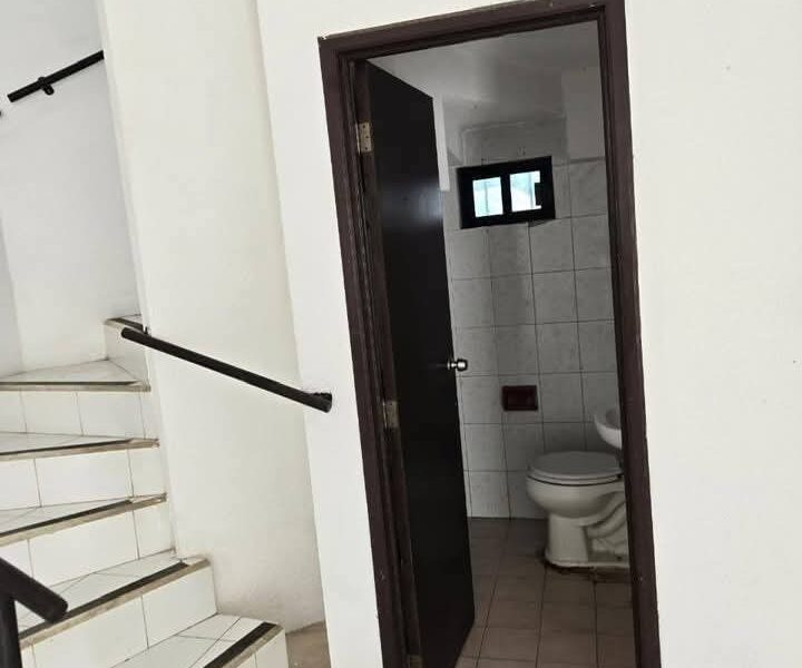 ✨🏢 OFICINAS EN RENTA – UBICACIÓN PREMIUM 🏢✨ 💲 $30,000 mensuales 📍 Av. López Portillo – Fracc. Villas Residencial Ix-Lol-Be 🛣 Acceso por doble calle 📌 A una esquina de las Fiscalías