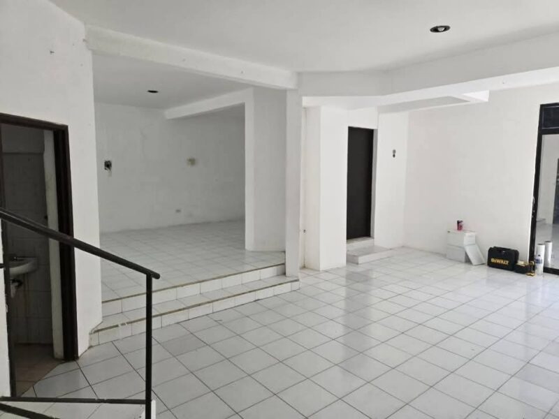 ✨🏢 OFICINAS EN RENTA – UBICACIÓN PREMIUM 🏢✨ 💲 $30,000 mensuales 📍 Av. López Portillo – Fracc. Villas Residencial Ix-Lol-Be 🛣 Acceso por doble calle 📌 A una esquina de las Fiscalías