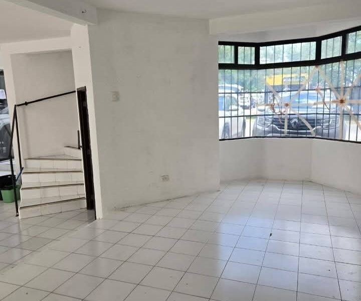 ✨🏢 OFICINAS EN RENTA – UBICACIÓN PREMIUM 🏢✨ 💲 $30,000 mensuales 📍 Av. López Portillo – Fracc. Villas Residencial Ix-Lol-Be 🛣 Acceso por doble calle 📌 A una esquina de las Fiscalías