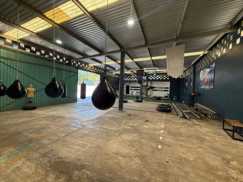 💪🏢 LOCAL EN RENTA – IDEAL PARA TU NEGOCIO 🏢💪 💲12,500 MXN 📍 Ubicación estratégica: sobre avenida principal en Kanisté, con gran visibilidad y fácil acceso. 🔹 Superficie: 250 m² (25 x 10 m) 🔹 Espacio amplio y versátil