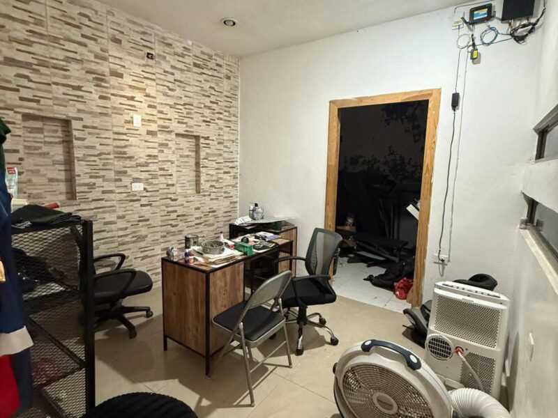 💪🏢 LOCAL EN RENTA – IDEAL PARA TU NEGOCIO 🏢💪 💲12,500 MXN 📍 Ubicación estratégica: sobre avenida principal en Kanisté, con gran visibilidad y fácil acceso. 🔹 Superficie: 250 m² (25 x 10 m) 🔹 Espacio amplio y versátil