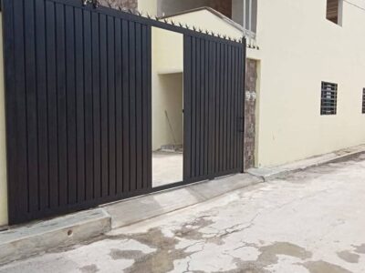 🏡✨ CASA NUEVA EN RENTA – SANTA ANA, CAMPECHE ✨ 💲 Renta mensual: $8,500 📍 Ubicada en el corazón de Santa Ana, entre el Parque y el CBTIS. Una zona tranquila, céntrica y con excelente conectividad.