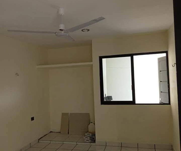 🏡✨ CASA NUEVA EN RENTA – SANTA ANA, CAMPECHE ✨ 💲 Renta mensual: $8,500 📍 Ubicada en el corazón de Santa Ana, entre el Parque y el CBTIS. Una zona tranquila, céntrica y con excelente conectividad.