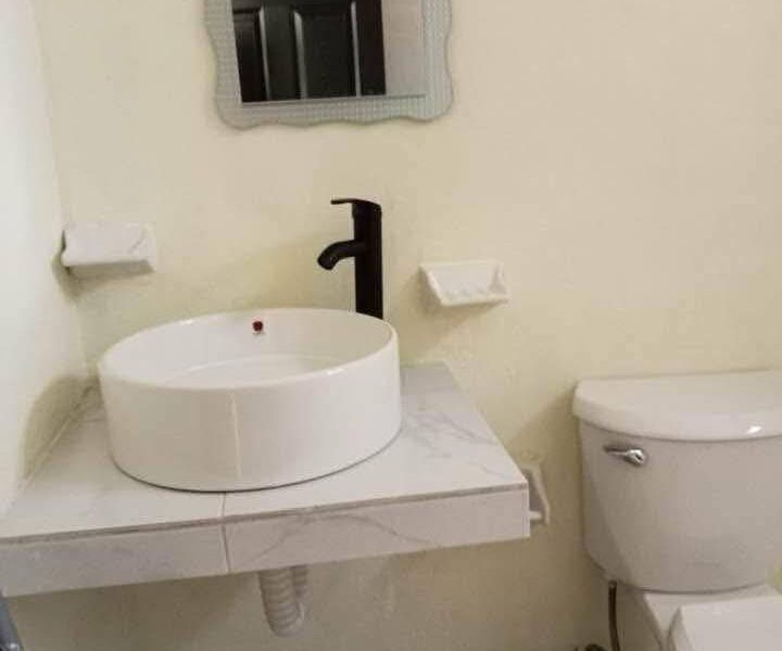 🏡✨ CASA NUEVA EN RENTA – SANTA ANA, CAMPECHE ✨ 💲 Renta mensual: $8,500 📍 Ubicada en el corazón de Santa Ana, entre el Parque y el CBTIS. Una zona tranquila, céntrica y con excelente conectividad.