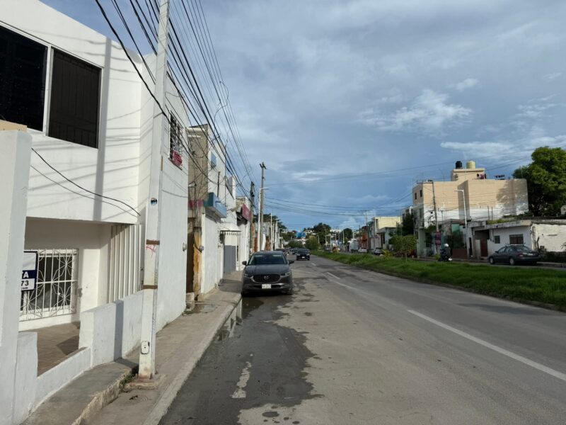 🏢 ¡Excelente Local en renta en Av.Colosio! 💲8,000 MXN 📍Campeche,Campeche 📍 Local ideal para oficinas o negocio, ubicado sobre la Avenida Colosio, una de las zonas más transitadas y con alta visibilidad.