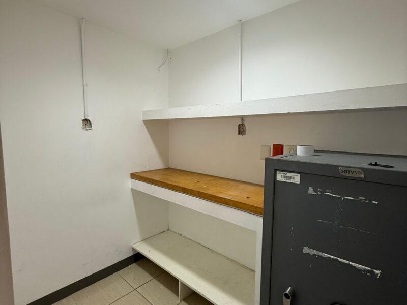 🏢✨ LOCAL COMERCIAL EN RENTA – 💲30,000 más IVA 📍CAMPECHE, CAMPECHE-UBICACIÓN PREMIUM ✨🏢 📍 Circuito Baluartes, esquina Calle 16 y Ciriaco Vázquez (Actualmente ocupado por Financiera Compartamos) 🔹 120 m² de espacio versátil