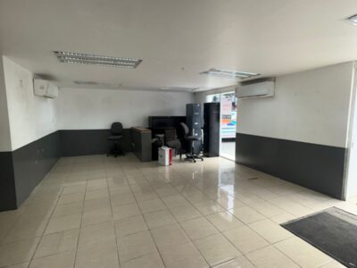 🏢✨ LOCAL COMERCIAL EN RENTA – 💲30,000 más IVA 📍CAMPECHE, CAMPECHE-UBICACIÓN PREMIUM ✨🏢 📍 Circuito Baluartes, esquina Calle 16 y Ciriaco Vázquez (Actualmente ocupado por Financiera Compartamos) 🔹 120 m² de espacio versátil