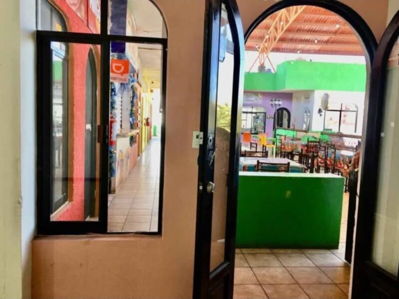 En Renta local en plaza girasol CAMPECHE