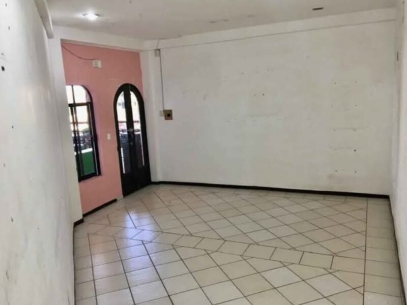 En Renta local en plaza girasol CAMPECHE