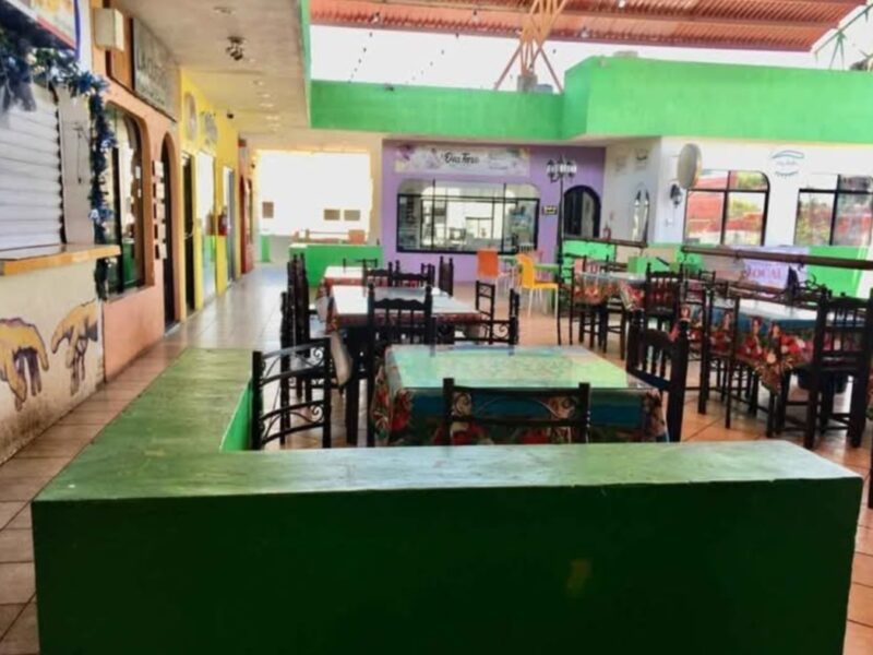 En Renta local en plaza girasol CAMPECHE