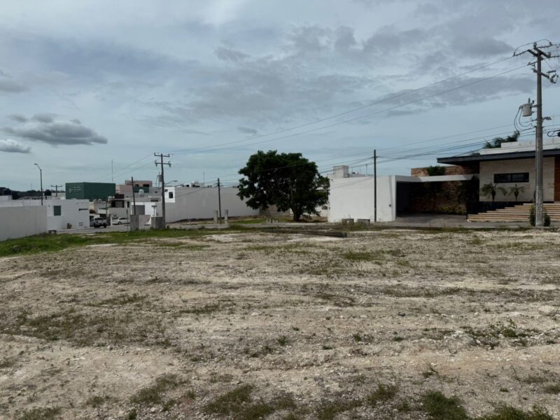 Terreno en Venta en Residencial Lomas de la Flores II, Campeche