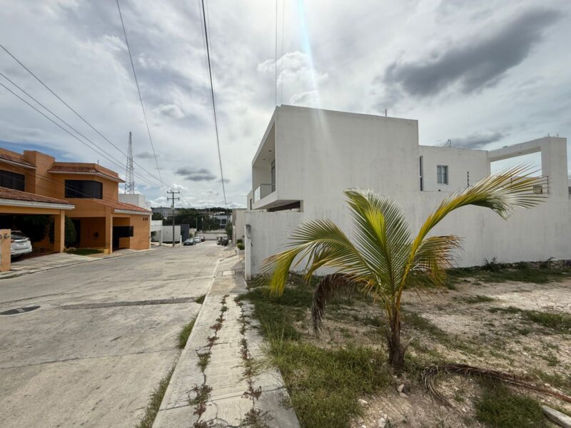 Terreno en Venta en Residencial Lomas de la Flores II, Campeche