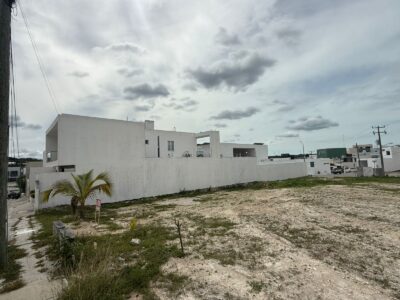 Terreno en Venta en Residencial Lomas de la Flores II, Campeche