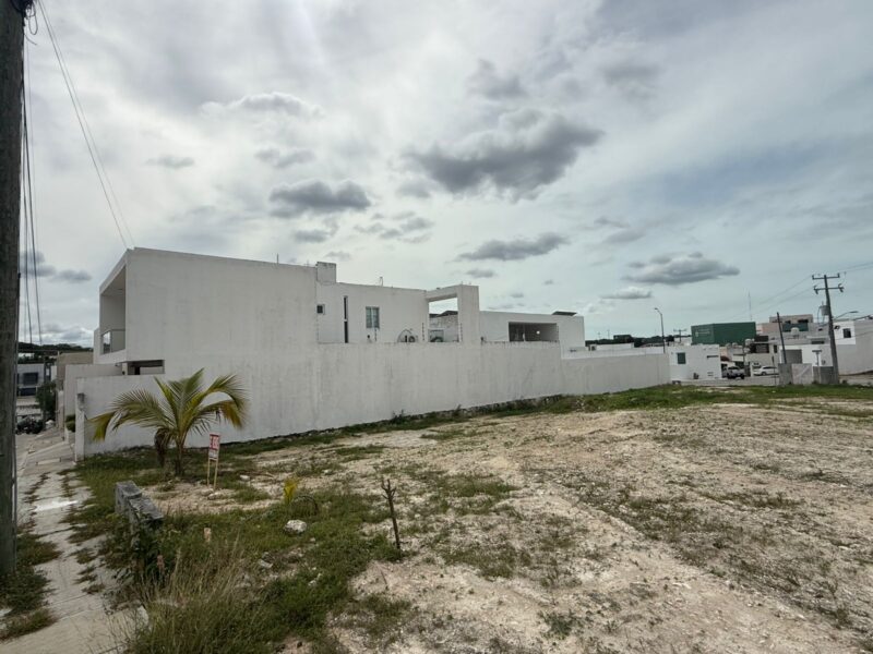Terreno en Venta en Residencial Lomas de la Flores II, Campeche